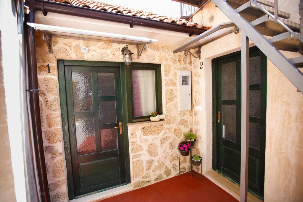 Studio Apartments Bonaca スプリト エクステリア 写真